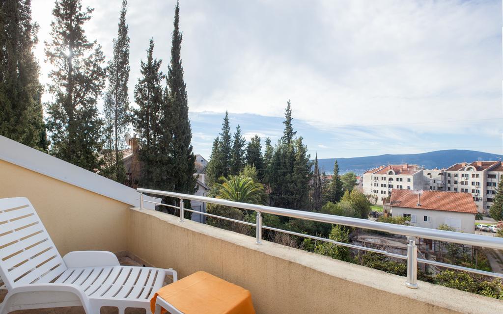 Apartments Viktoria 티바트 외부 사진