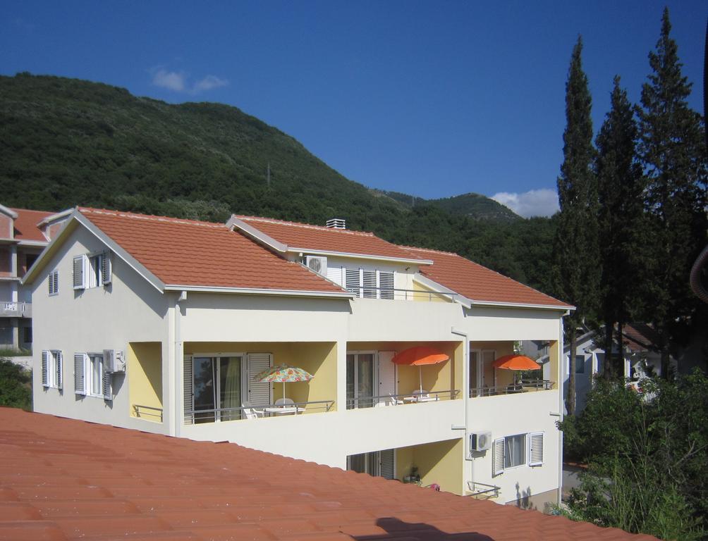 Apartments Viktoria 티바트 외부 사진